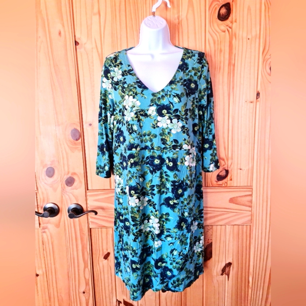 J.Jill V Neck 3/4 Sleeve Floral Print Wearever Collection Stretch Knit Size M